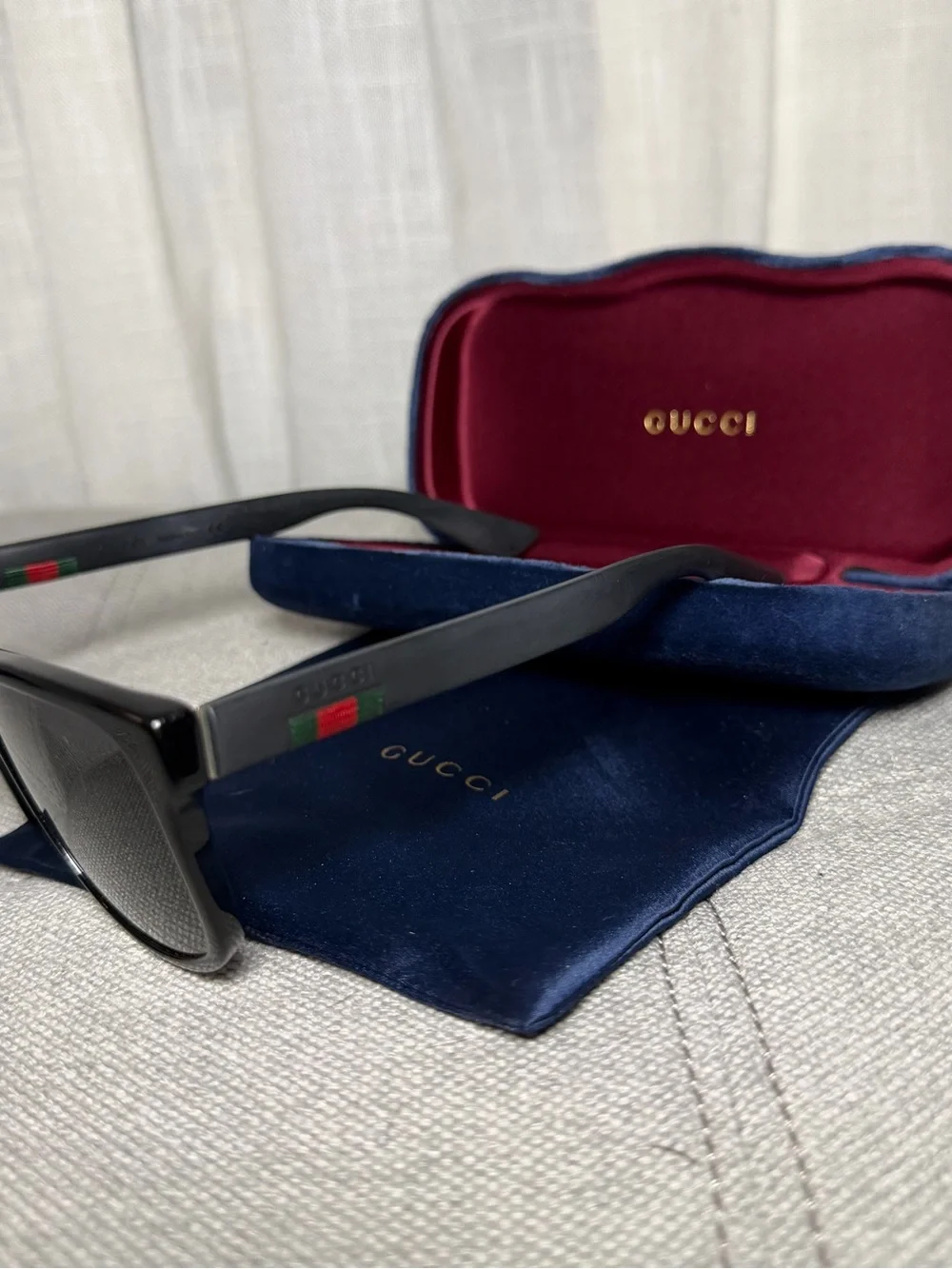 Gucci Black Sunglasses with Blue Velvet Case and Burgundy Interior